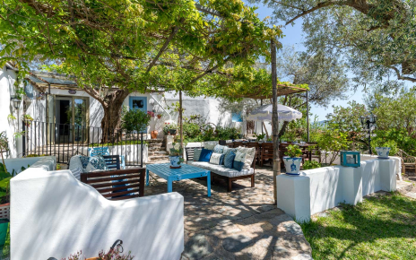 Furnished terraces and pergolas 